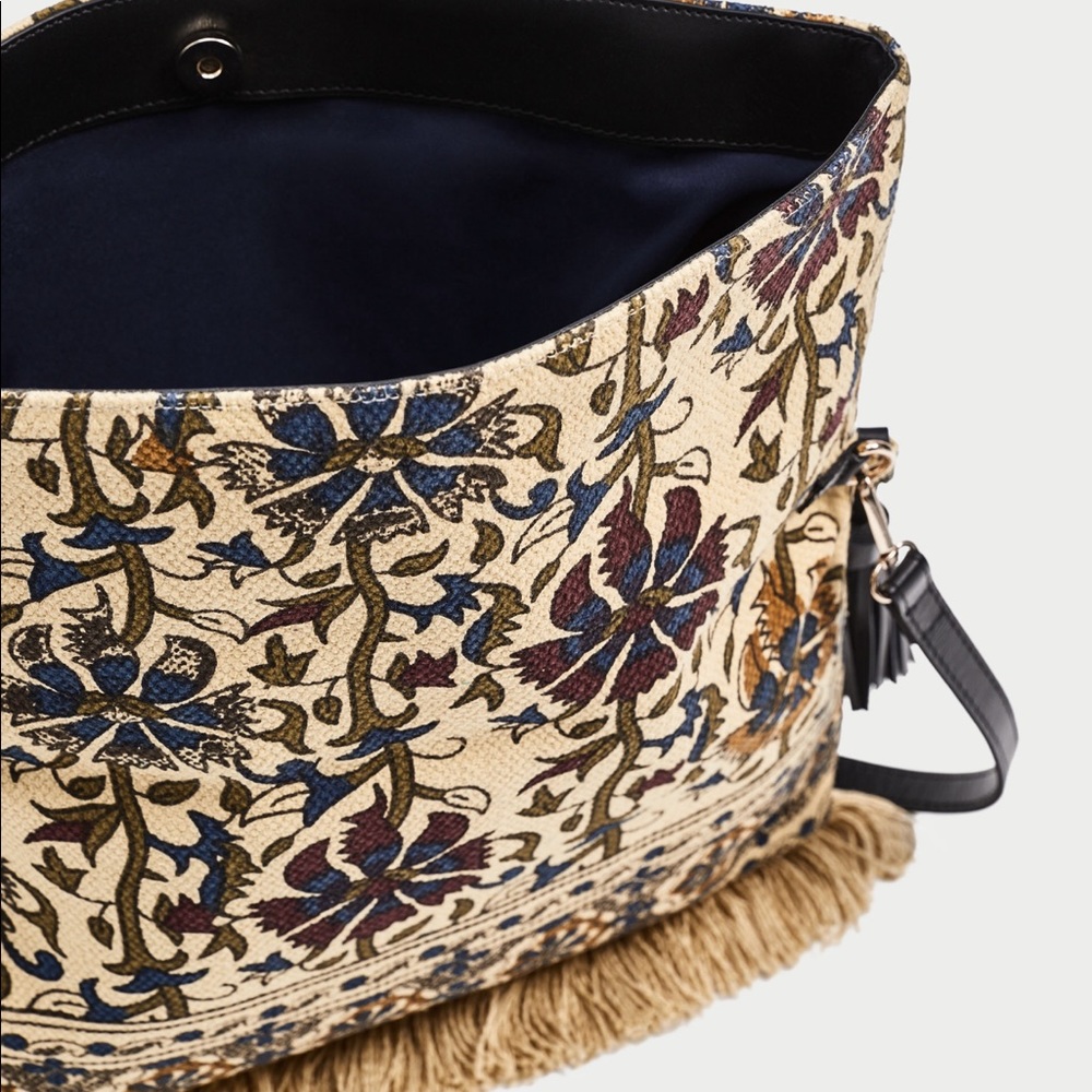 Hot style Fabric Envelope Bags With Tassels, NWT - Picture 5 of 7